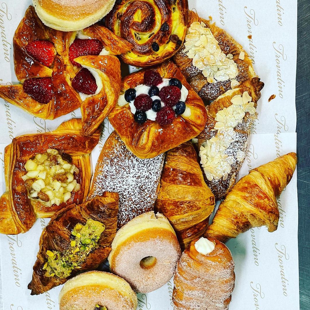 Large Danish, Croissant & filled donuts Platters