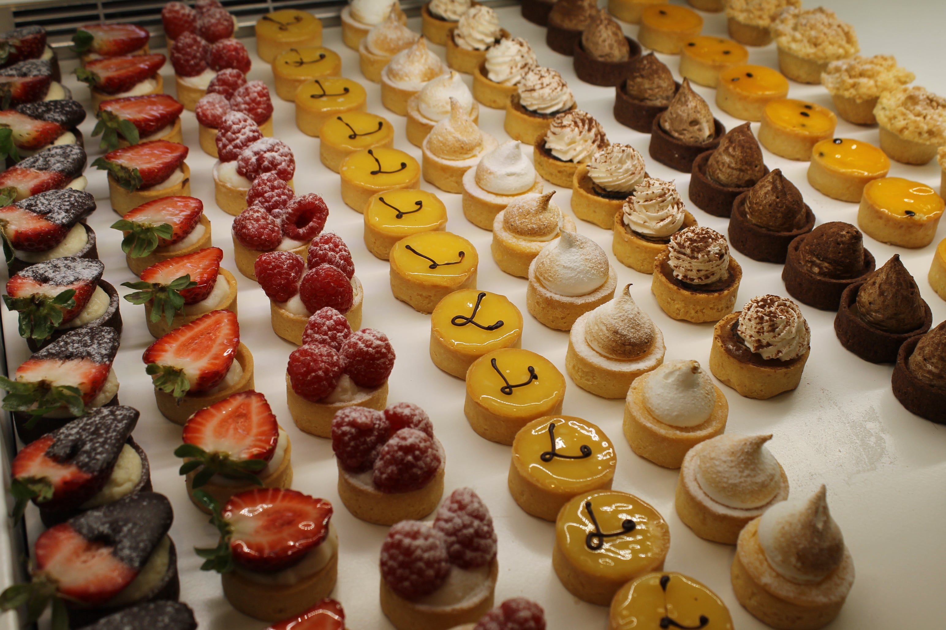 Mini Taart Mini Tarts Platter – Trovatino Desserts