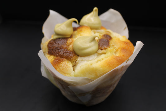 White Chocolate, Pear & Pistachio Muffin Large